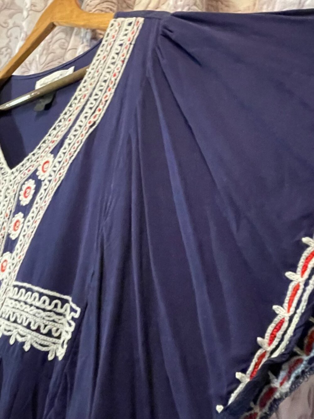 Boho Med. Urban Mangoz Navy/Red/Ivory Womens Embroidered V-Neck Empire Waist Top - Picture 8 of 13